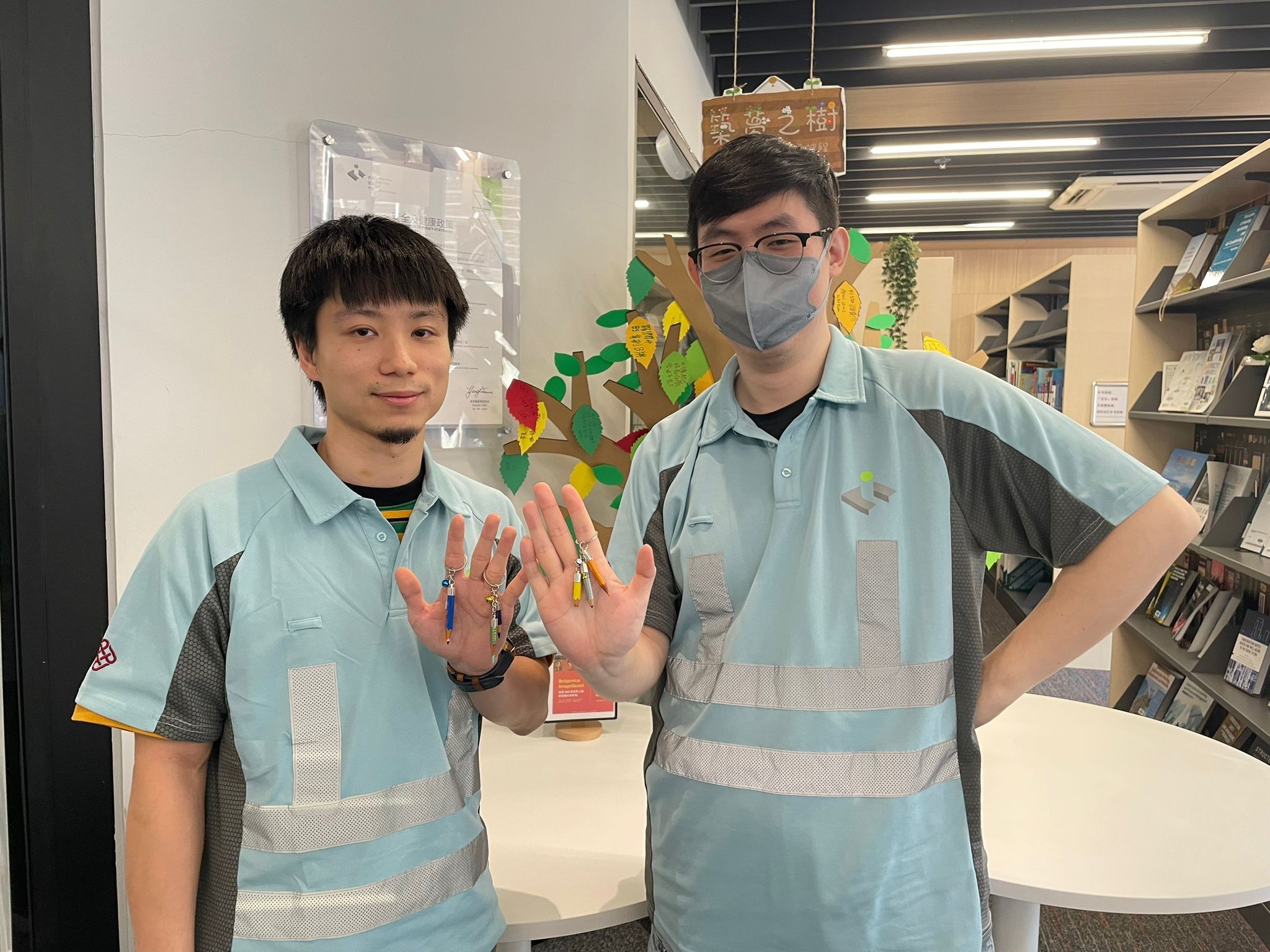 Upcycling Old Colored Pencils into Keychain Workshop image